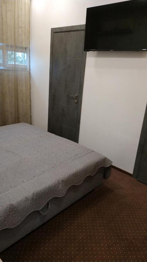 Pensiunea Escape Iasi Esterno foto